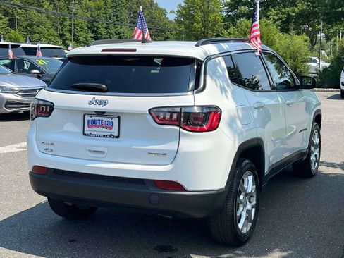 Used 2023 Jeep Compass Latitude w/ Sun and Sound Group AWD/4WD image 4