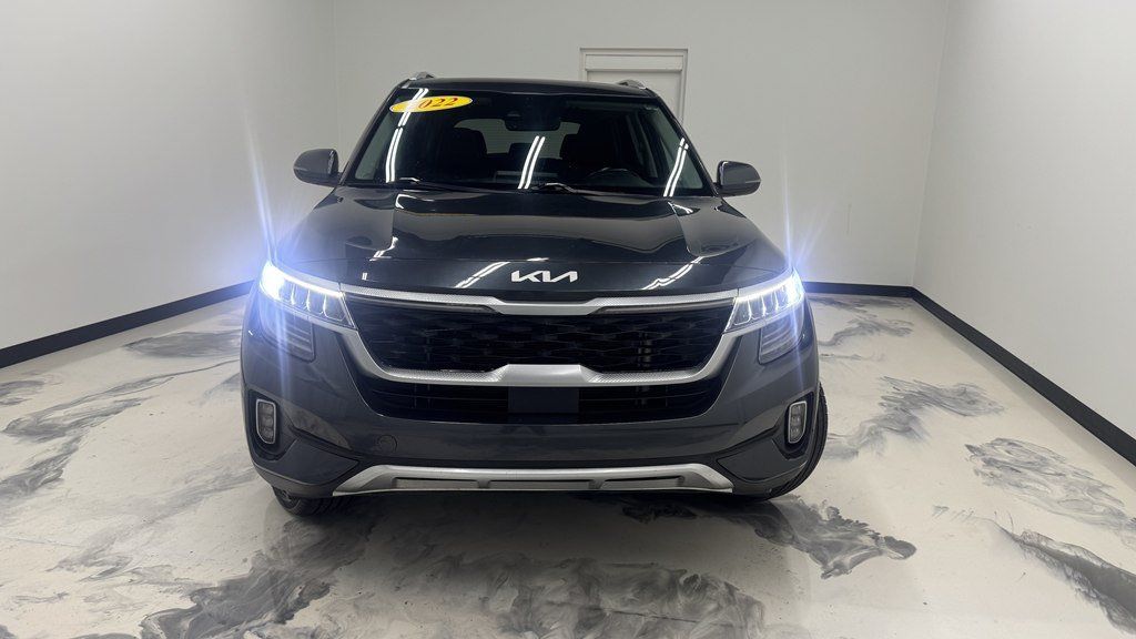 Used 2022 Kia Seltos SX w/ Sunroof Package AWD/4WD image 3