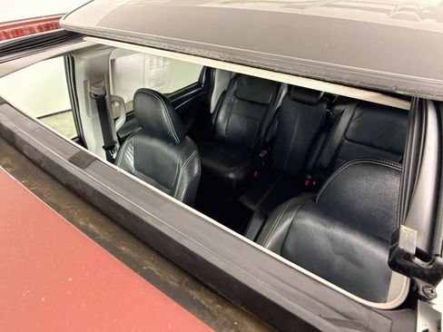 Certified 2017 Toyota Sienna SE Premium FWD image 23