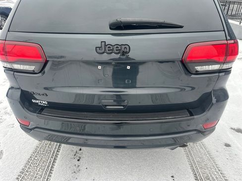 Used 2017 Jeep Grand Cherokee Altitude image 14