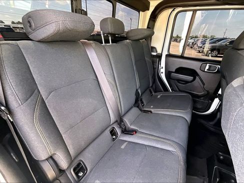 Used 2025 Jeep Gladiator Sport AWD/4WD image 22