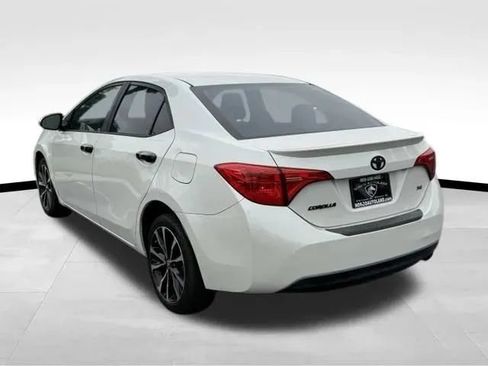 Used 2018 Toyota Corolla SE w/ Carpet Mat Package (TMS) FWD image 4