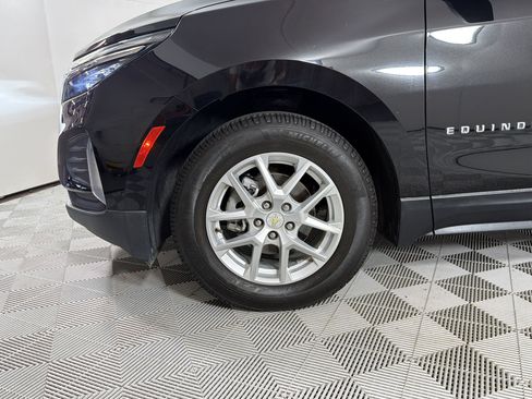 Used 2022 Chevrolet Equinox LT FWD image 12