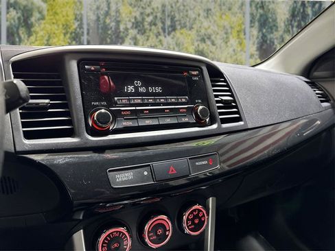 Used 2016 Mitsubishi Lancer ES image 14
