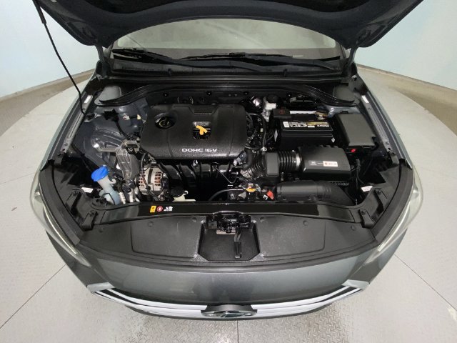 Used 2017 Hyundai Elantra SE FWD image 24