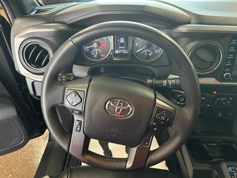 Used 2023 Toyota Tacoma TRD Off-Road AWD/4WD image 17