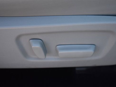 Used 2017 Toyota Highlander XLE image 15