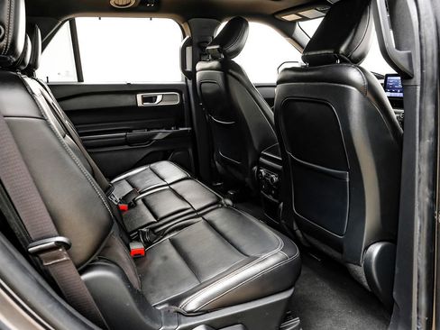 Used 2020 Ford Explorer Limited image 32