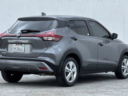 Used 2023 Nissan Kicks S w/ Interior Electronics Package FWD image 3