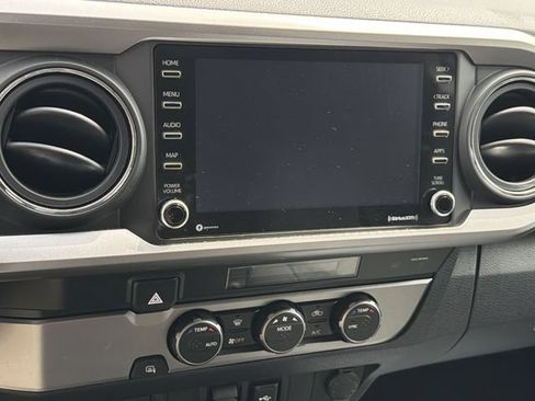 Used 2022 Toyota Tacoma SR5 w/ Technology Package RWD image 12