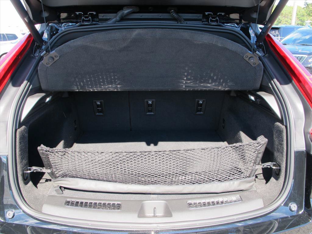 Used 2024 Cadillac XT4 Premium Luxury w/ Technology Package FWD image 24