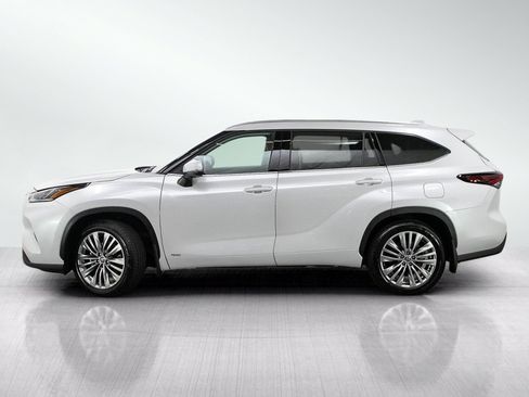 Used 2026 Toyota Highlander Platinum AWD/4WD image 2