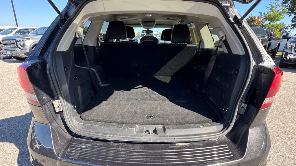 Used 2017 Dodge Journey Crossroad w/ Popular Equipment Group FWD image 4