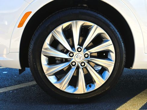 New 2026 Buick Envista Avenir image 11