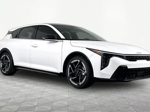New 2026 Kia K4 GT-Line FWD image 3