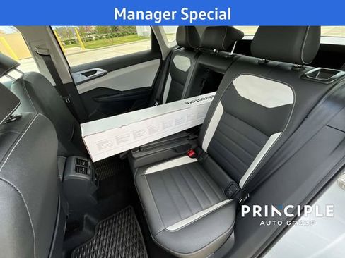 New 2025 Volkswagen Taos SEL AWD/4WD image 32