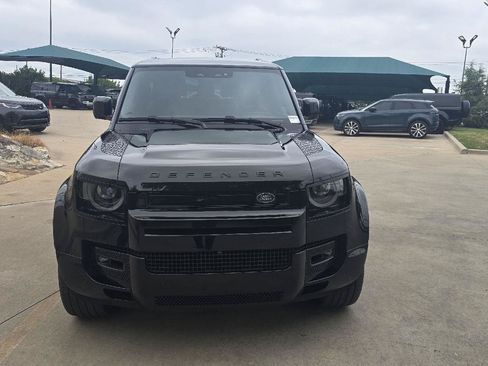Used 2025 Land Rover Defender 90 X-Dynamic SE AWD/4WD image 5