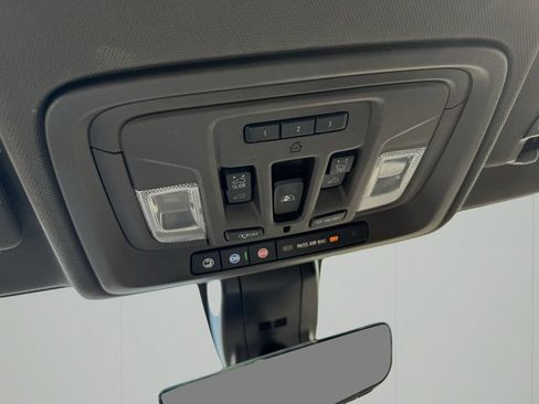 Used 2019 GMC Sierra 1500 Denali w/ Technology Package AWD/4WD image 18