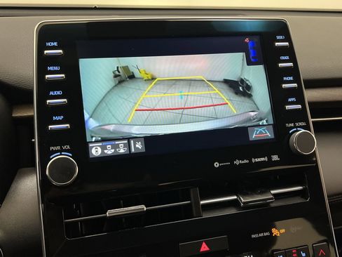 Used 2022 Toyota Avalon Limited image 17