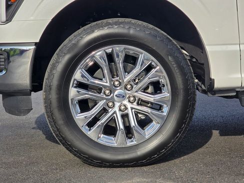 Used 2025 Ford F150 Lariat w/ Equipment Group 502A High AWD/4WD image 9