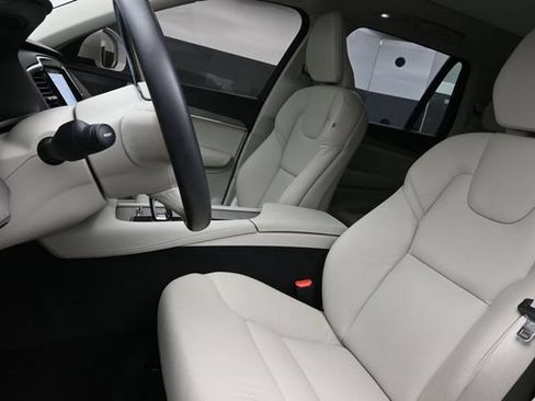 Used 2024 Volvo XC90 B6 Plus w/ Protection Package Premier AWD/4WD image 10