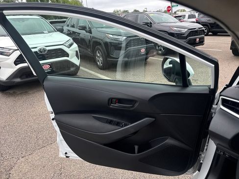 Used 2024 Toyota Corolla LE FWD image 34