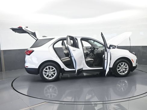 Used 2023 Chevrolet Equinox LS FWD image 67