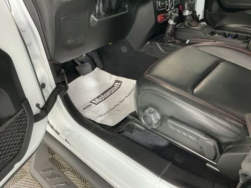 Used 2022 Jeep Wrangler Unlimited Rubicon w/ Cold Weather Group image 15