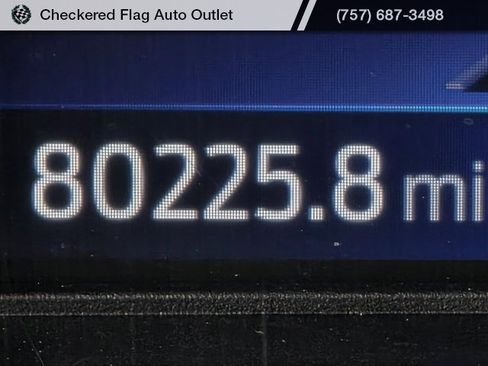 Used 2021 Ford Explorer XLT image 12