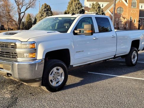 Used 2017 Chevrolet Silverado 2500 LT image 2