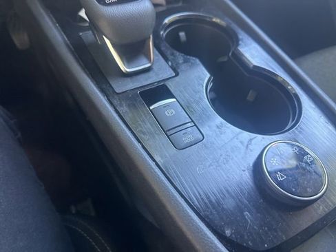 Used 2024 Nissan Rogue SV image 24