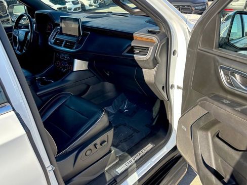 Used 2021 Chevrolet Suburban Premier image 32