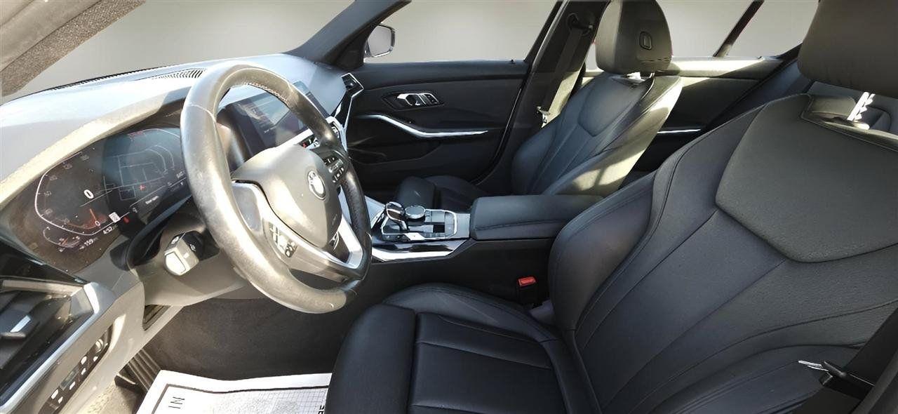 Used 2019 BMW 330i xDrive Sedan w/ Convenience Package AWD/4WD image 10