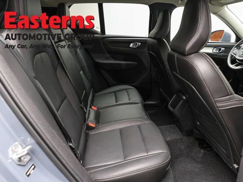 Used 2021 Volvo XC40 T4 Momentum FWD image 23