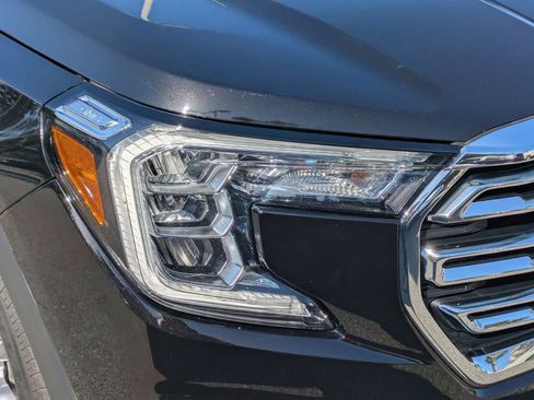 Used 2023 GMC Terrain SLT w/ Infotainment Package II FWD image 11