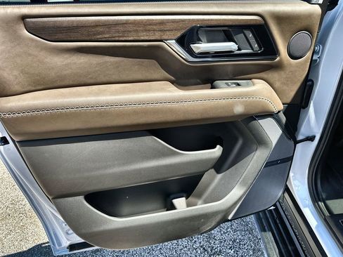 New 2026 GMC Yukon XL Denali Ultimate w/ LPO, Floor Liner Package AWD/4WD image 15