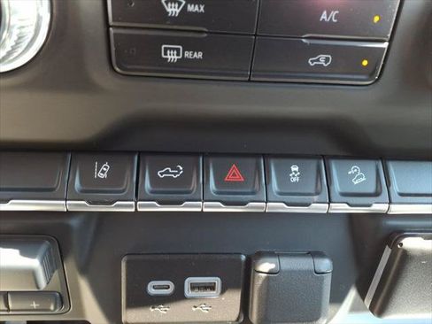 Used 2024 GMC Sierra 2500 Pro AWD/4WD image 23
