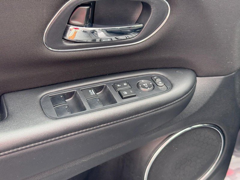 Used 2017 Honda HR-V EX image 19