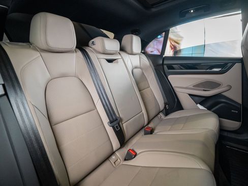 Used 2025 Porsche Macan Electric image 39