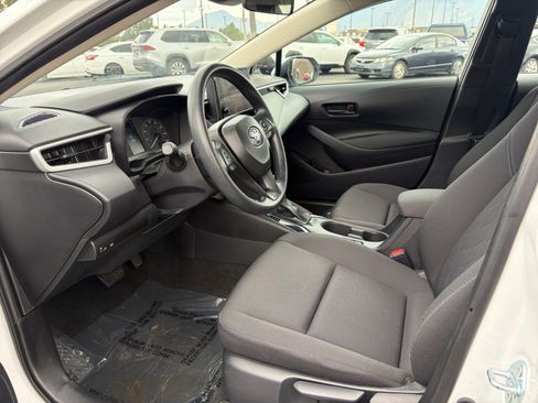 Certified 2025 Toyota Corolla LE FWD image 10