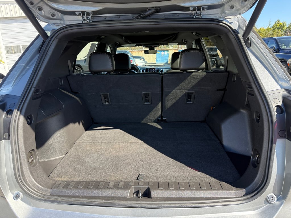 Used 2023 Chevrolet Equinox Premier FWD image 25