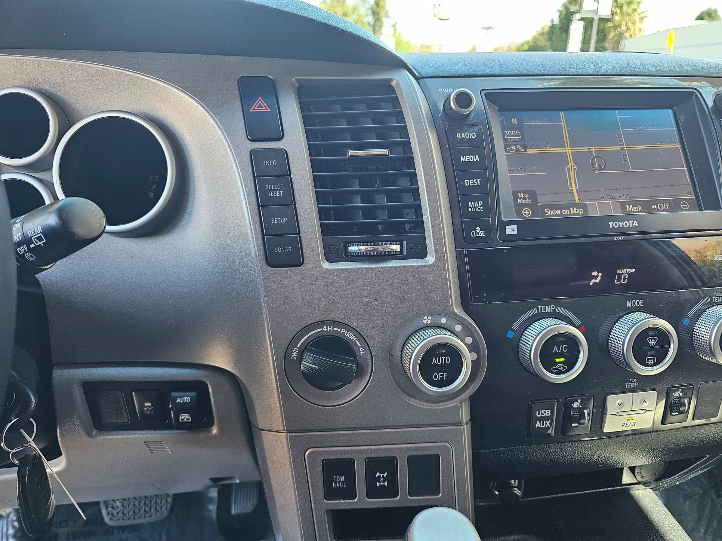 Used 2013 Toyota Sequoia Limited AWD/4WD image 15
