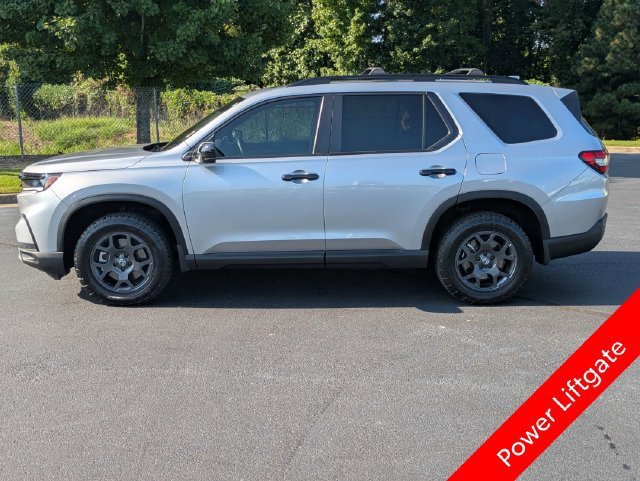 Used 2025 Honda Pilot TrailSport image 7