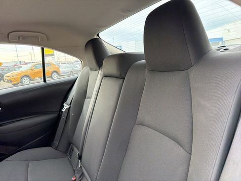 Used 2021 Toyota Corolla LE image 23