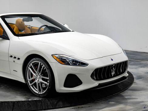 Used 2018 Maserati GranTurismo Sport image 31