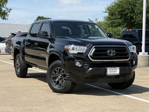 Used 2023 Toyota Tacoma SR5 RWD image 2