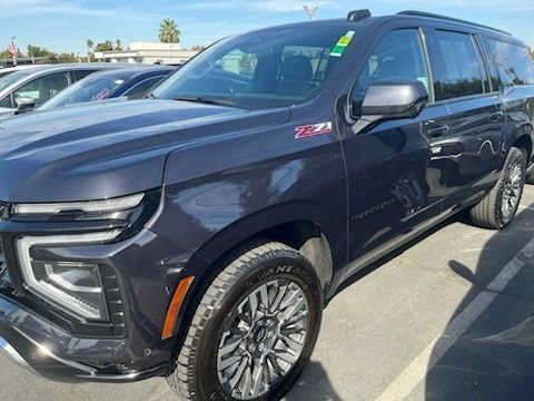 Used 2025 Chevrolet Suburban Z71 AWD/4WD image 2