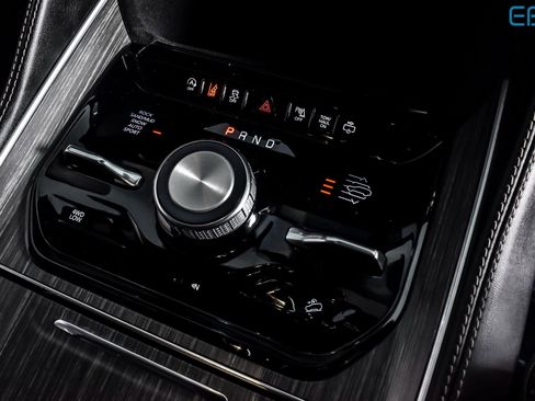 Used 2023 Jeep Wagoneer L Series III w/ Premium Group I image 28