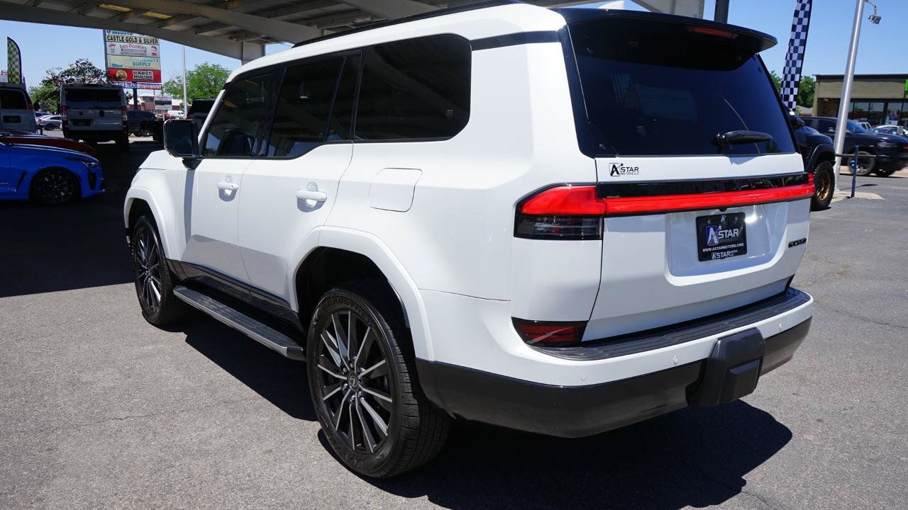 Used 2024 Lexus GX 550 w/ Cold Area Package AWD/4WD image 5