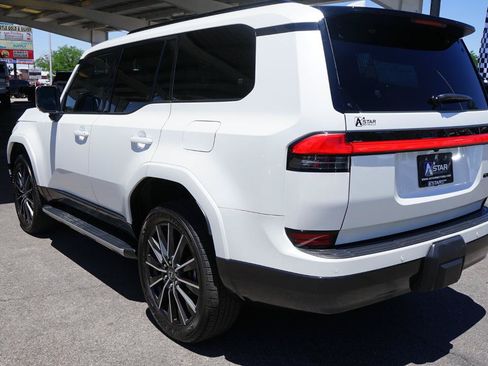 Used 2024 Lexus GX 550 w/ Cold Area Package AWD/4WD image 5
